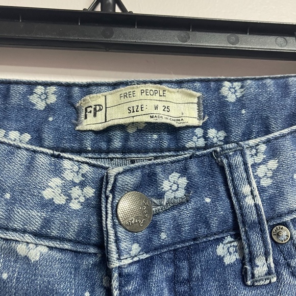 Free People Ditsy Floral Skinny crop Jeans - Picture 4 of 5